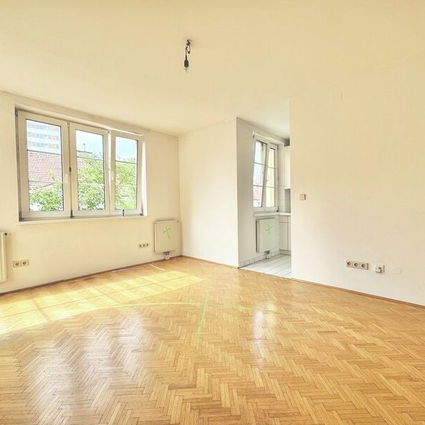 BALKONTRAUM | HOFSEITIG | HELLE 2 ZIMMER | TOPLAGE NÄHE KLINIK LANDSTRASSE - Photo 1