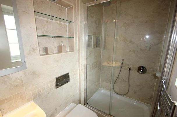 Woodham Place, Woodham, Surrey, KT15 - Photo 1