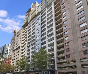 Stylish Furnished Studio Apartment in the Heart of the City - Photo 5