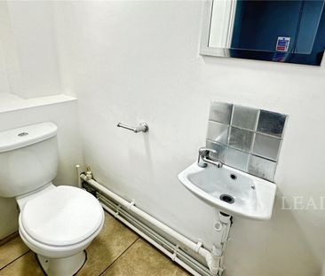 5 bedroom house to rent Brendon Avenue, Luton, Bedfordshire, LU2 - Photo 5