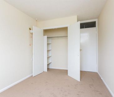 2 bedroom retirement property to rent - Photo 3