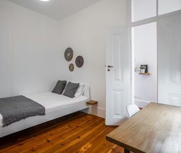 Calçada do Marquês de Abrantes, Lisbon, Lisbon 1200-163 - Photo 5