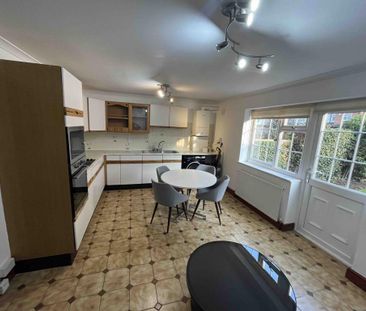 1 bedroom in a house share to rent - Photo 6