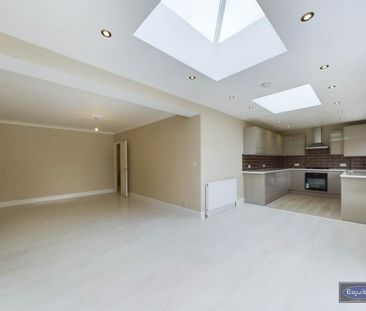 5 bedroom semi-detached bungalow to rent - Photo 6