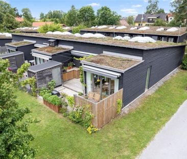 Arkitektritat radhus nära Barkarby Kyrka - Foto 5