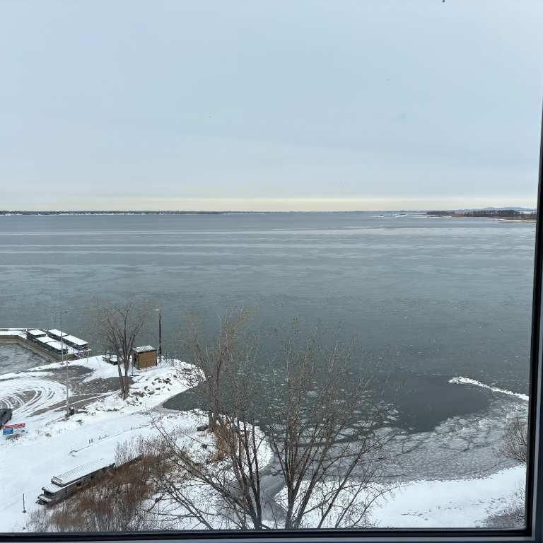 3.5 louer + Den / Beauharnois / Vue fantastique du lac St-Louis - Photo 1