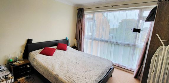 Harris Close - Photo 2