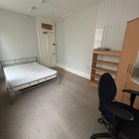 1 bedroom house of multiple occupation to rent - Photo 1