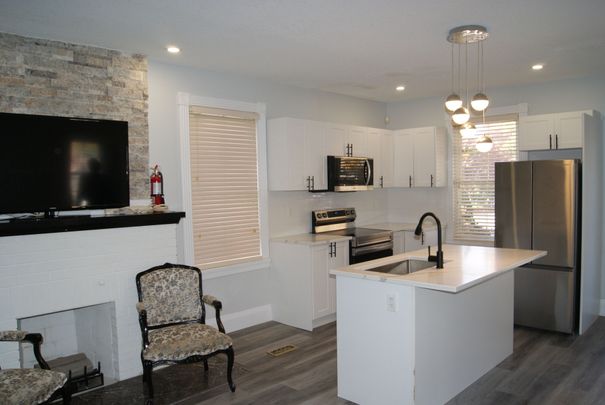 For Lease - 70 Centre Street Unit# Main, Strathroy-Caradoc, Ontario - Photo 1