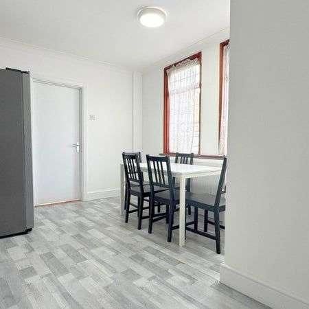 Conway Road, London, SE18 - Photo 1