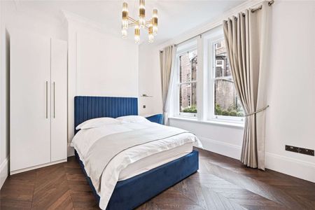 Beautifully refurbished 2 bedroom apartment in a prime central Westminster location. - Photo 3