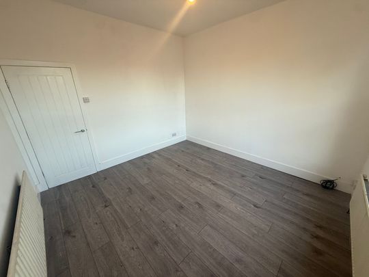 Woodhead Road, Sheffield - Photo 1