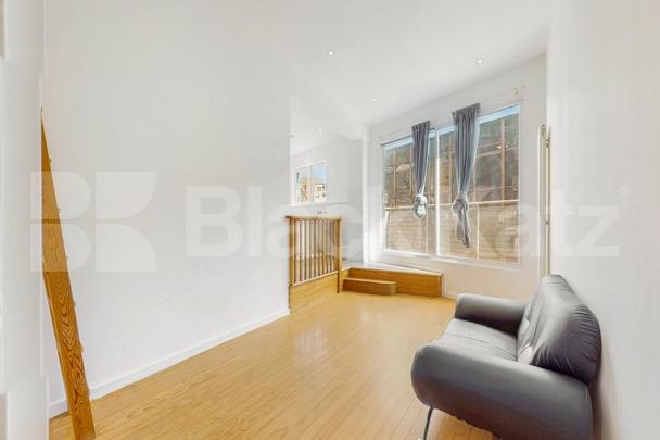 Superbly located & offering 528 Sq. Ft. of living & entertaining space - Photo 1