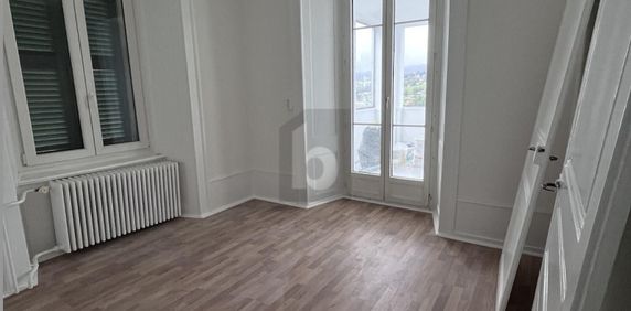 MODERN VUE IMPRENABLE SUR LES MONTAGNES - Photo 2