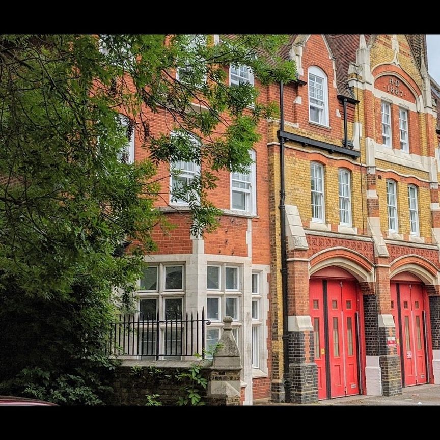 1 Bed Flat, Sunbury Street, SE18 - Photo 1