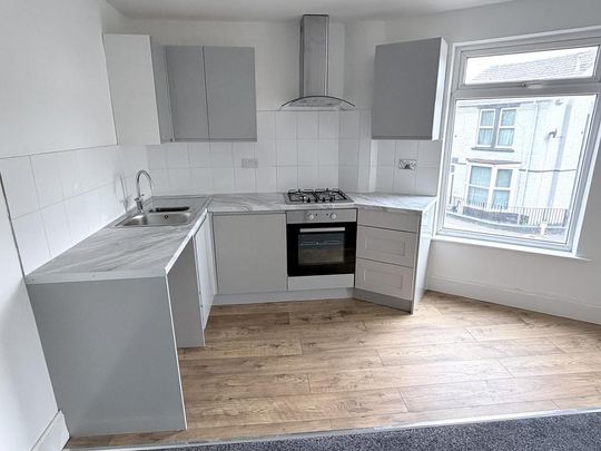 2 bedroom house to rent - Photo 1