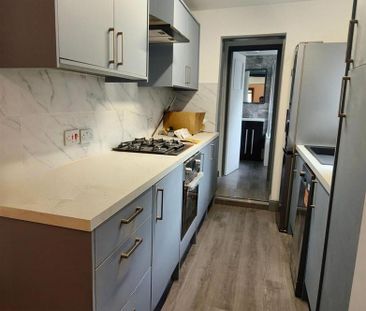 5 bedroom terraced house to rent - Photo 2