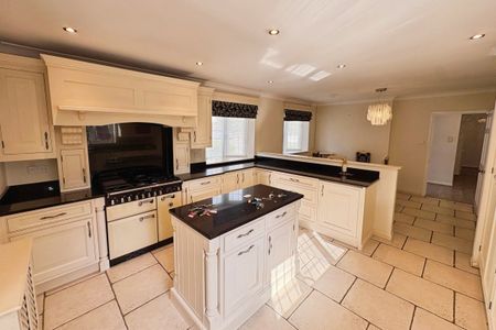 Western Road - Photo 5