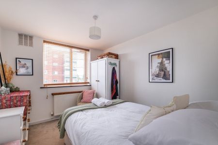 3 bedroom apartment to rent - Photo 4