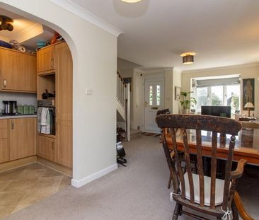 2 bedroom end of terrace house to rent - Photo 4