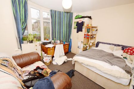 4 bedroom terraced house to rent - Photo 2