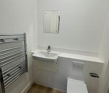 1 bedroom private hall to rent - Photo 2