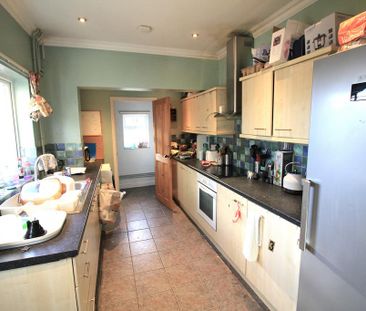 1 bedroom in a house share to rent - Photo 3