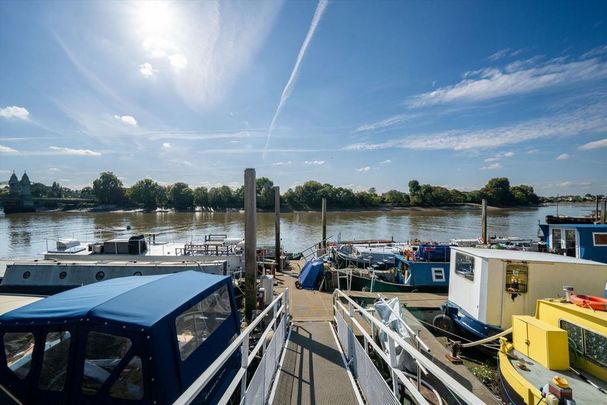 1 bedroom houseboat to rent - Photo 1