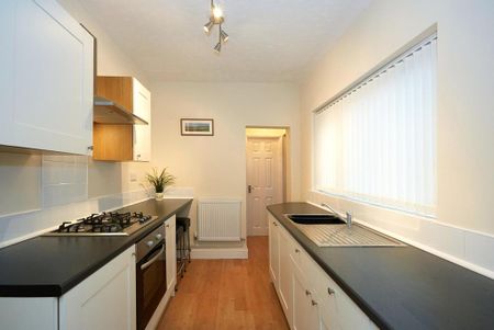 3 bedroom terraced house to rent - Photo 5