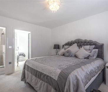 4 bedroom detached house to rent - Photo 4