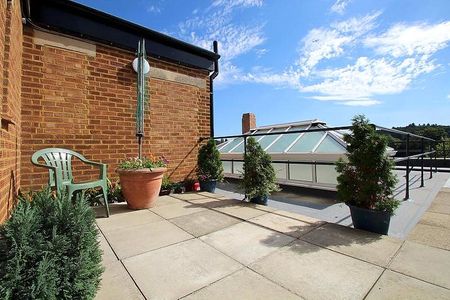 studio to rent High Street, Reigate, RH2 - Photo 4