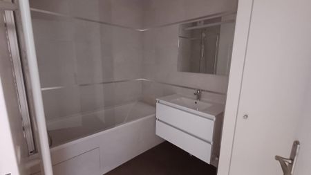 location Appartement T2 DE 50.2m² À PARIS - Photo 3
