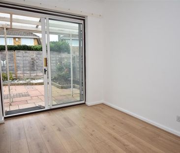 2 bedroom detached bungalow to rent - Photo 4