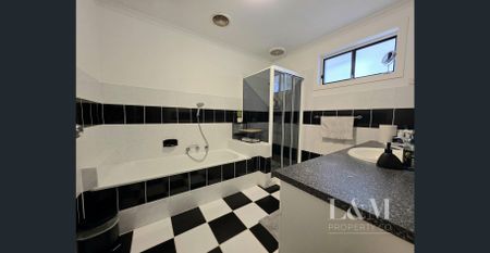 The Perfect Home!! - Photo 2