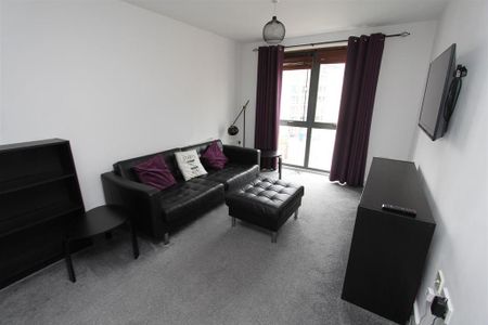 2 bedroom flat to rent - Photo 3