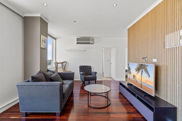 Sunlit Corner Apartment in Southbank's Arts Precinct - Photo 1