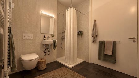 Mitten im Geschehen, fernab vom Trubel: Tolle Innenhof-Wohnung mit ... - Foto 2