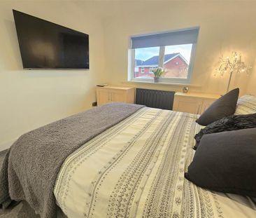 4 bedroom detached house to rent - Photo 4