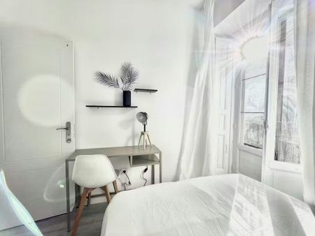 Calle del Divino Pastor, Madrid, Community of Madrid 28004 - Photo 3