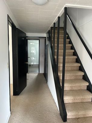 Freshly Renovated Modern 2-Bedroom Unit in Opaheke - Photo 1