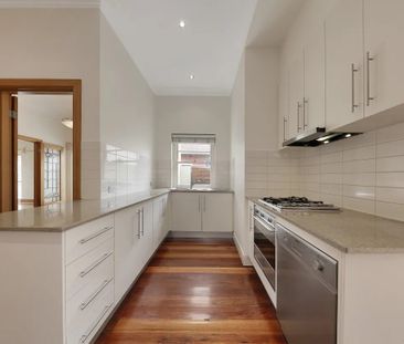 Renovated Art Deco Home in a Convenient Location - Photo 1