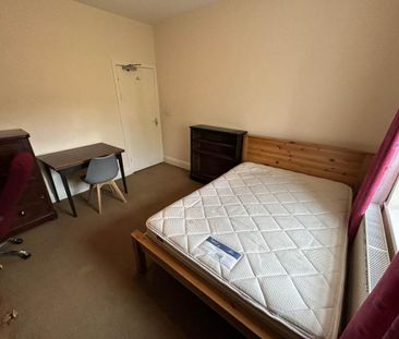 6 bedroom house to rent - Photo 2