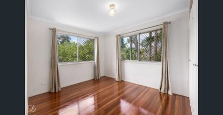 Family Home - Photo 4