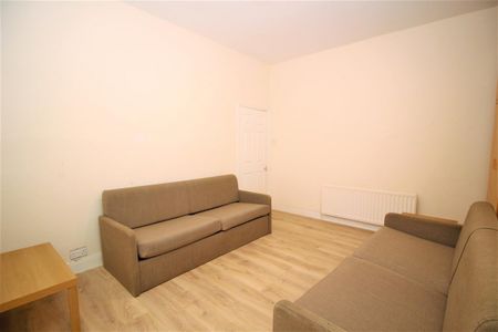 2 bedroom Student Flat to rent in Coniston Avenue, Jesmond, Newcastle Upon Tyne, NE2 - Photo 4