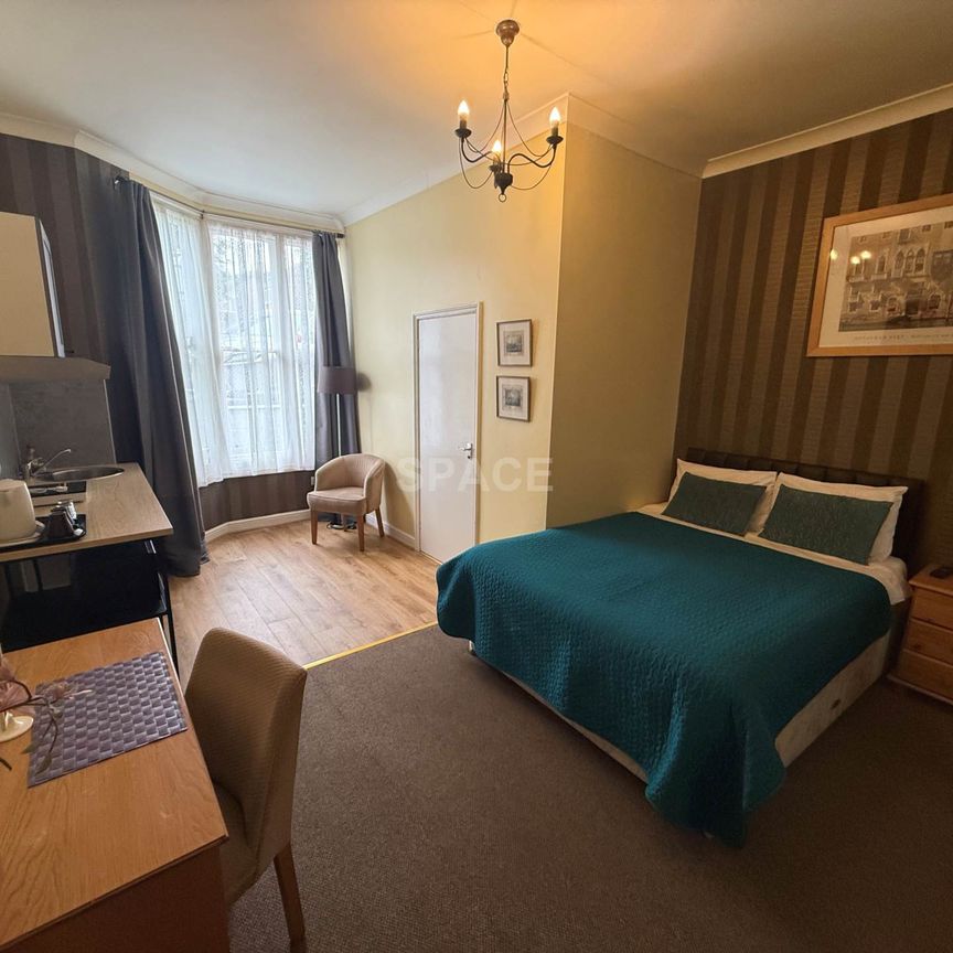 Connaught Road, Reading - Photo 1