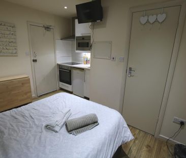 Studio to rent - Photo 1