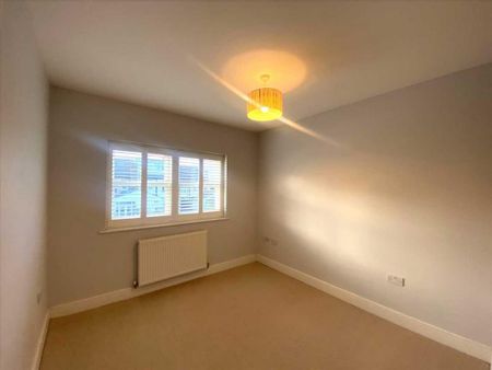 4 bedroom semi-detached house to rent - Photo 4