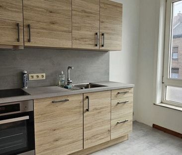 Appartement te huur in Fleurus voor € 750 met 2 slaapkamers - Photo 1