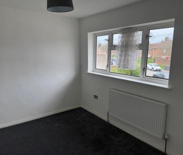26 DURHAM AVENUE WILLENHALL WV13 1JH - Photo 2