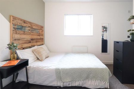 1 bedroom in a house share to rent - Photo 4